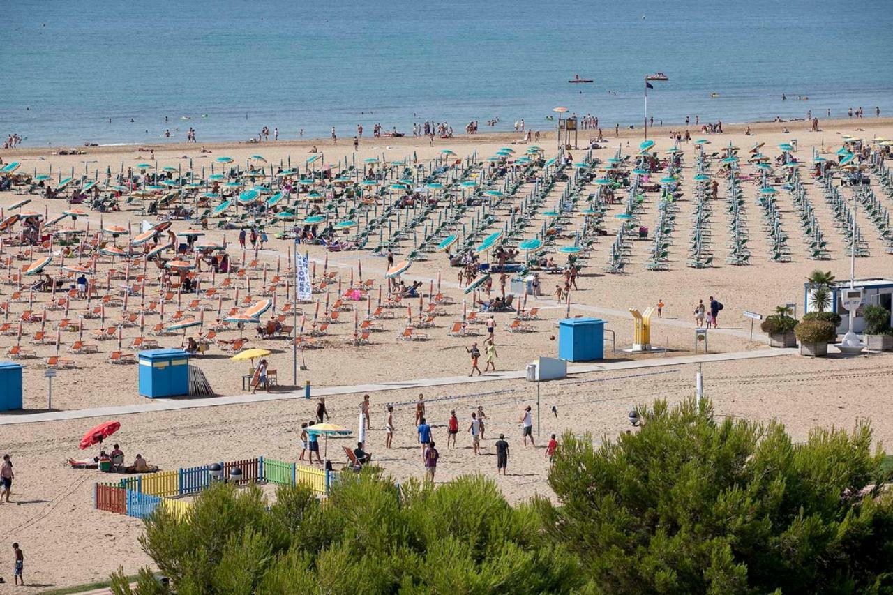 Gabbiano - Appartamenti Bibione Eksteriør billede