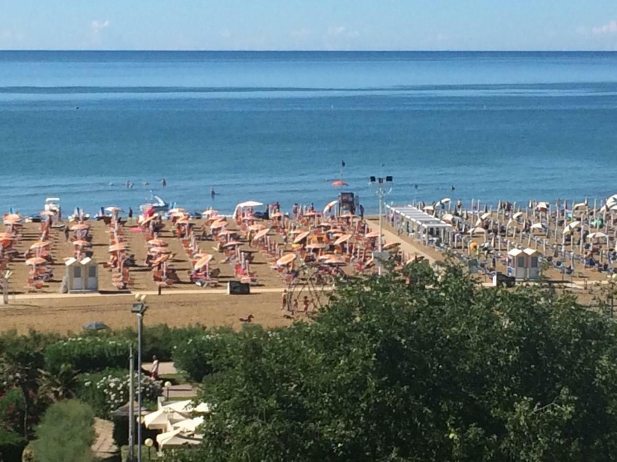 Gabbiano - Appartamenti Bibione Eksteriør billede