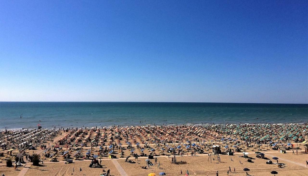 Gabbiano - Appartamenti Bibione Eksteriør billede